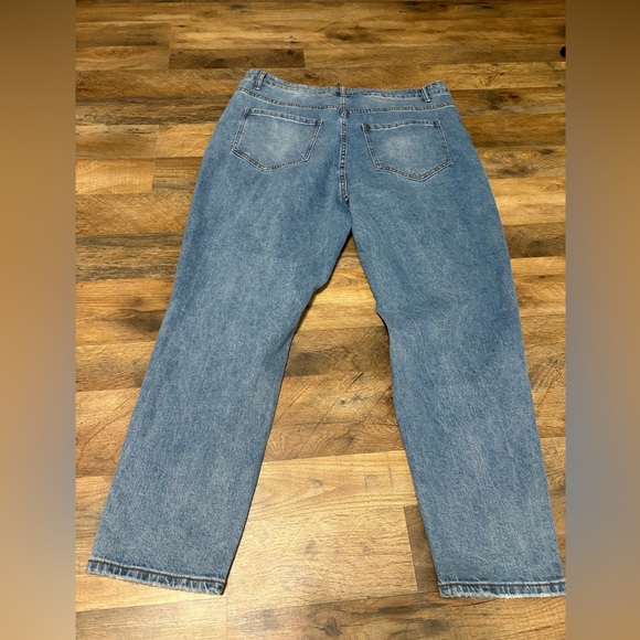 Haute Curve Distressed Mom Jeans - Picture 4 of 6